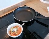 Foto del paso 4 de la receta Salteado de verdura con salmón