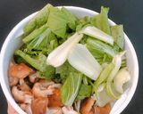 Hình bước làm 1 của món Eat clean 1: (gạo lứt, cải thìa, trứng, nấm)