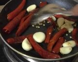 A picture of step 2 of Instant Fresh Chilli and Garlic Chutney.