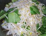 Foto langkah ke 4 dari resep Kwetiau Goreng Yummy.