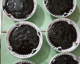 Foto langkah ke 5 dari resep Bolu Kukus Mekar Coklat (No telur No mixer).