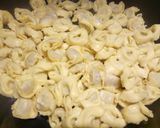 A picture of step 2 of Tortellini burro e salvia.