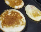 A picture of step 5 of Urad dal uttapam.