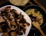 Foto del paso 4 de la receta: Champiñones silvestres encebollados