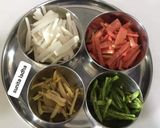 गाजर मूली का अचार (gajar mooli ka achar recipe in Hindi) रेसिपी चरण 1 फोटो
