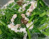 Hình bước làm 3 của món Canh rau muống nấu tôm