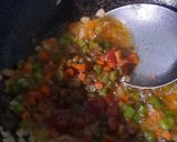A picture of step 7 of Noodles Stuffed Bunny Chow.
