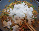 Foto del paso 6 de la receta: Arroz frito tres delicias