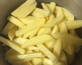 Foto langkah ke 1 dari resep Kentang Goreng Rumahan.