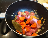 Foto del paso 3 de la receta: Patatas con longaniza y chorizo