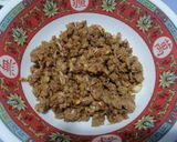รูปขั้นตอนการทำที่ 3 ของ ผัดหมูสับน้ำมันหอย