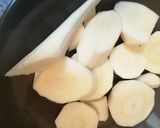 Une image de l'étape 1 de Velouté betterave🌰🥬 panais🌶️.
