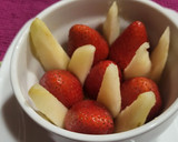 Foto del paso 2 de la receta: Fresas y peras chocolateadas con nata 🍓🍐🍶😋