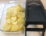 Foto del paso 3 de la receta: Jamones de pollo asados al horno con patatas a lo pobre