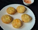 A picture of step 10 of Savoury Cheese Muffins.
