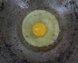 Foto langkah ke 1 dari resep Telor Ceplok Kecap.