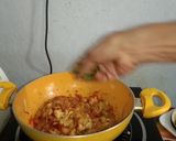 A picture of step 2 of Masala Macaroni.