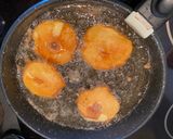 Une image de l'étape 5 de Beignets aux pommes et Rhum.