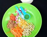 A picture of step 1 of Scrambled egg with veggies.