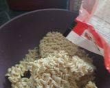 A picture of step 1 of Microwaved Ramen.