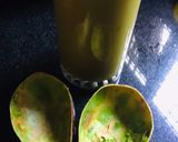 A picture of step 2 of Avocado nuts smoothie.
