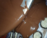 Foto del paso 12 de la receta: Bombones de chocolate rellenos con ganache de mazapán