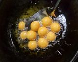 Foto langkah ke 4 dari resep Bola-bola ubi.