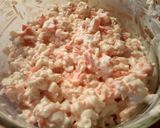Foto del paso 2 de la receta: Tostadas canapé de langostinos y surimi