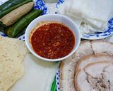 Hình bước làm 4 của món Thịt luộc cuốn bánh tráng rau sống chấm mắm rò