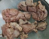 Foto langkah ke 1 dari resep Semur Daging Sapi Simpel.