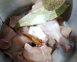 A picture of step 3 of Chicken Clear Soup.
