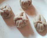 A picture of step 3 of Beni samosas with tomato chutney.