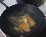Hình bước làm 4 của món Canh Đuôi Cá Hồi Rau Muống/ Salmon fishtail soup w kangkung