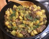 Une image de l'étape 14 de Pommes de terre au bœuf, ail fumé, shiitakes et bouillon de chevreau.