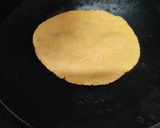 मक्का की रोटी (Makka Ki Roti Recipe in Hindi) रेसिपी चरण 4 फोटो