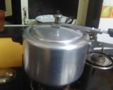 A picture of step 3 of Khara Pongal or khichadi.