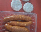 Foto del paso 1 de la receta: Arroz con salchichas rojas y mini hamburguesas