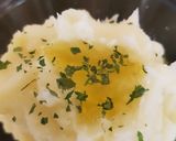 A picture of step 1 of Mashed Potatoes with Virgin olive oil.