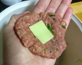 Foto do passo 2 de Almôndegas ao molho, recheadas com mussarela
