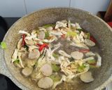 Foto langkah ke 2 dari resep Mie Goreng Ayam Baso.