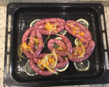 Foto del paso 3 de la receta: Salchichas (vacuno) frescas al horno