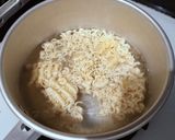 Foto langkah ke 1 dari resep Pizza Mie Sosis (Simple).