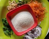হেলদি আ্যন্ড টেষ্টি সুজি চিলা (sooji chilla recipe in Bengali) রেসিপির ধাপ 1 ছবি