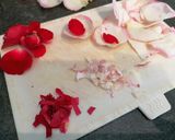 Une image de l'étape 3 de Pavé d'esturgeon à la rose 🌹.