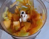 A picture of step 2 of Muskmelon Smoothie.