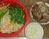 Hình bước làm 3 của món Hủ tiếu khoanh giò