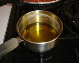 Foto del paso 3 de la receta Empanada casera de tomate, atún y otros