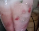 Foto del paso 3 de la receta: Limonada de frutilla y menta fácil