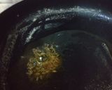 A picture of step 2 of Masala oats.