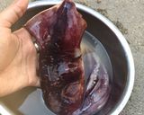 Foto langkah ke 1 dari resep Cumi Pedas Kunyit Segar.